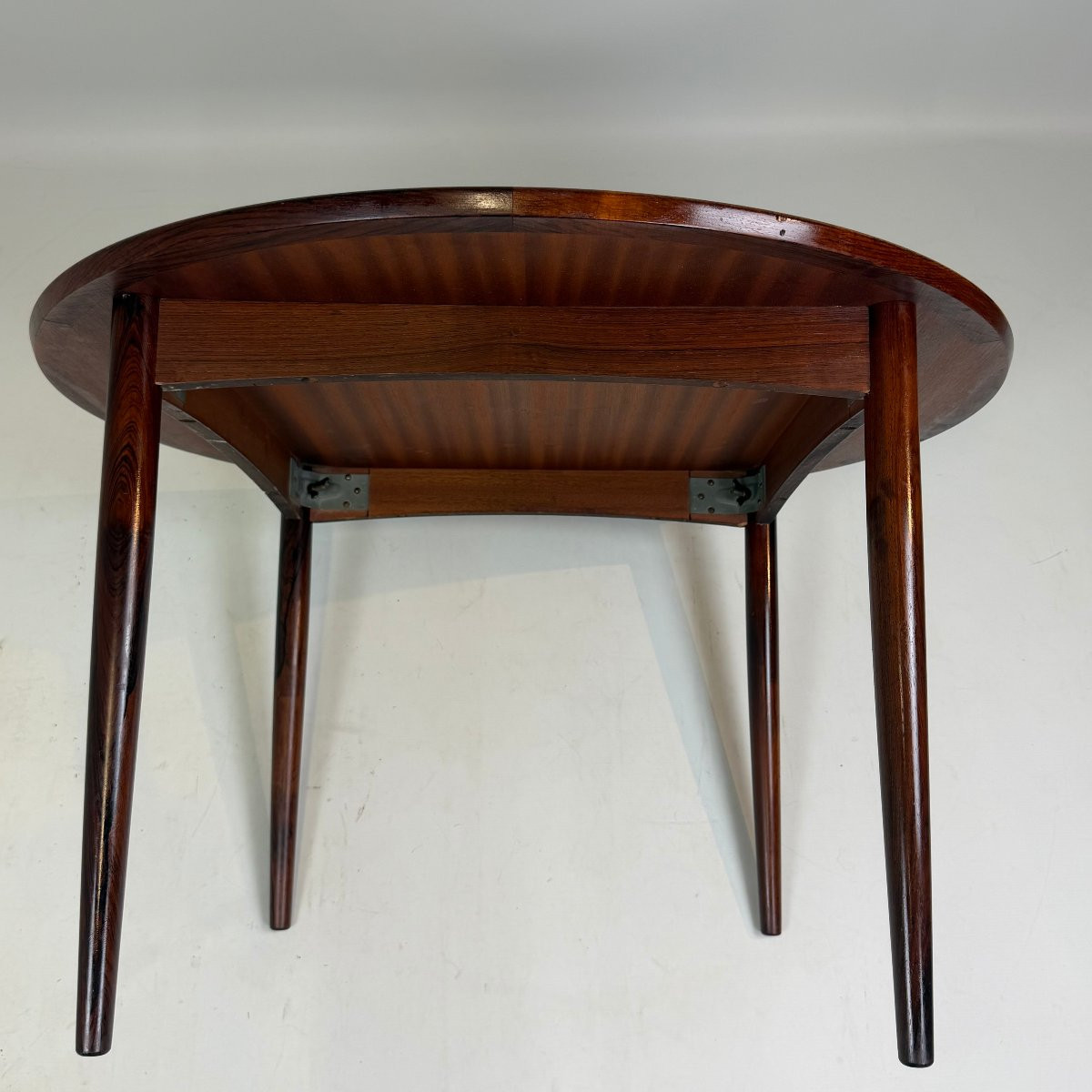 Round Coffee Table In Rio Rosewood-photo-1