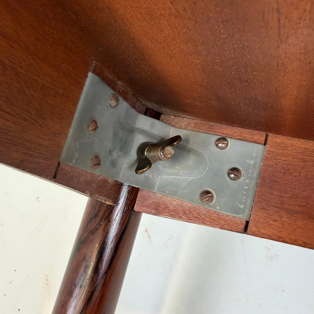 Round Coffee Table In Rio Rosewood-photo-3