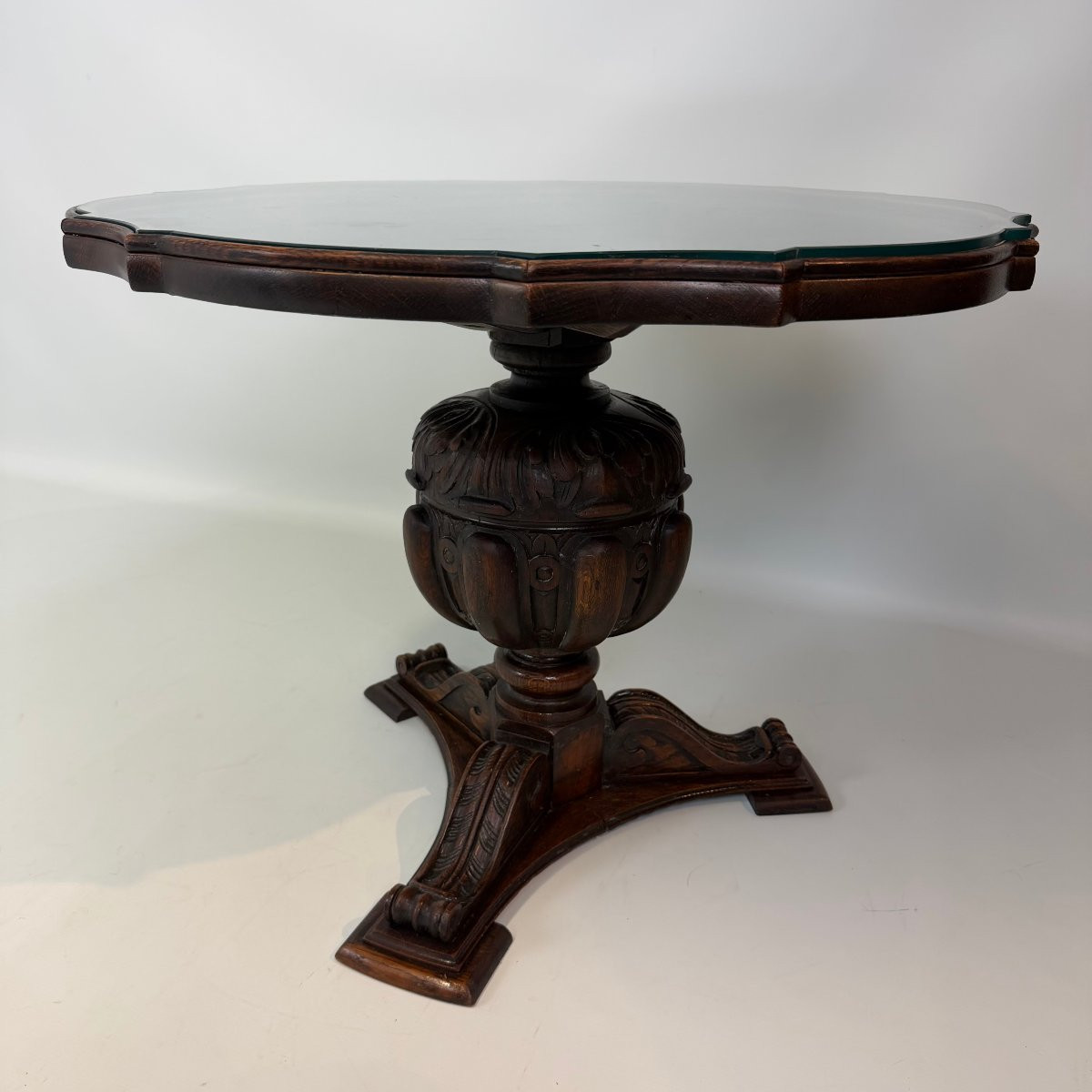 Guéridon avec marqueterie en placage d'écaille de tortue de la Maison Franck -photo-1