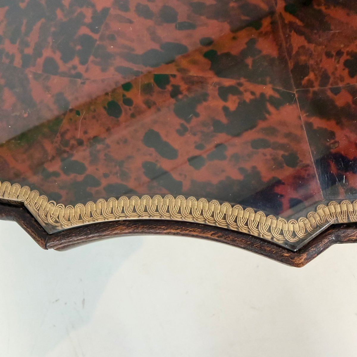 Guéridon avec marqueterie en placage d'écaille de tortue de la Maison Franck -photo-4