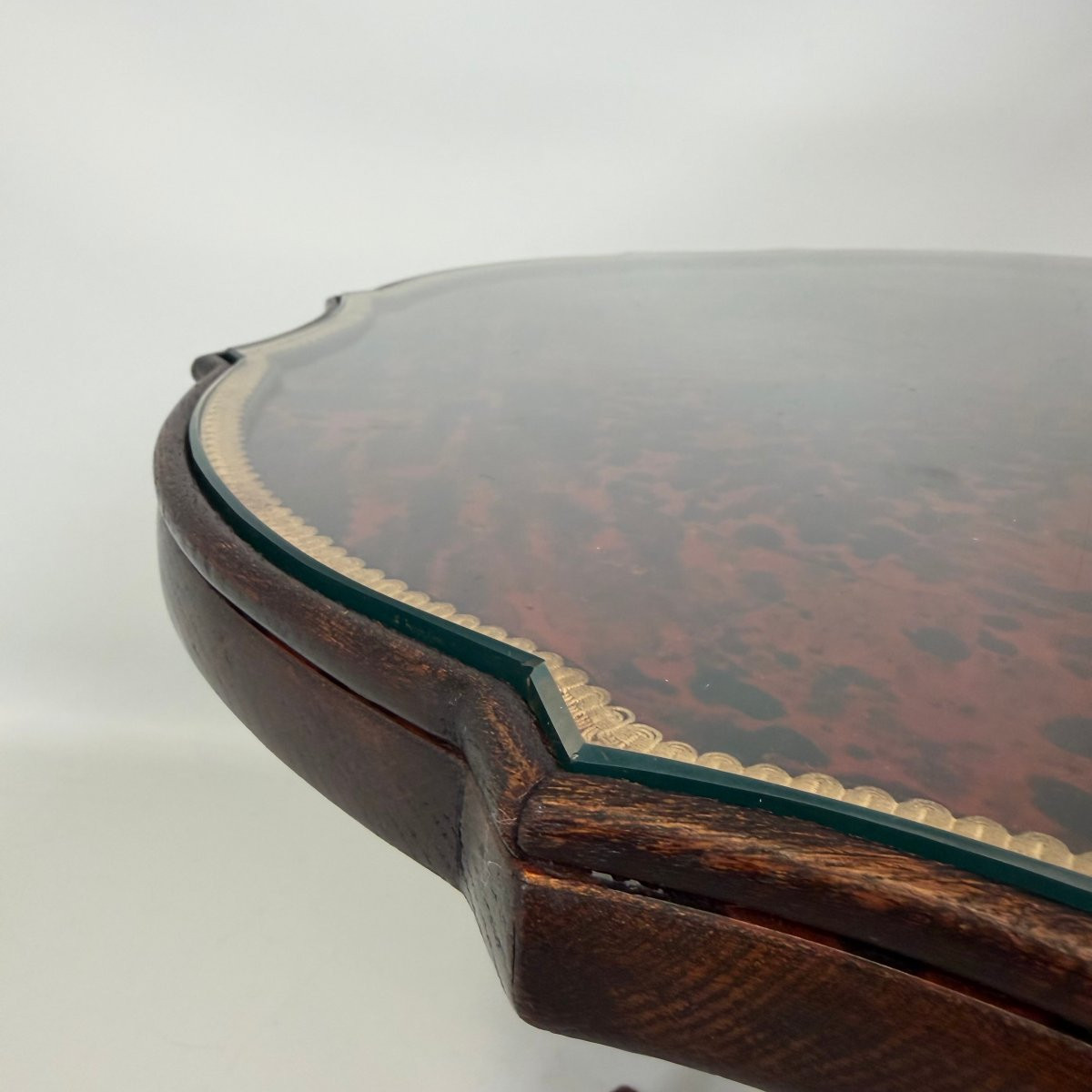 Guéridon avec marqueterie en placage d'écaille de tortue de la Maison Franck -photo-8