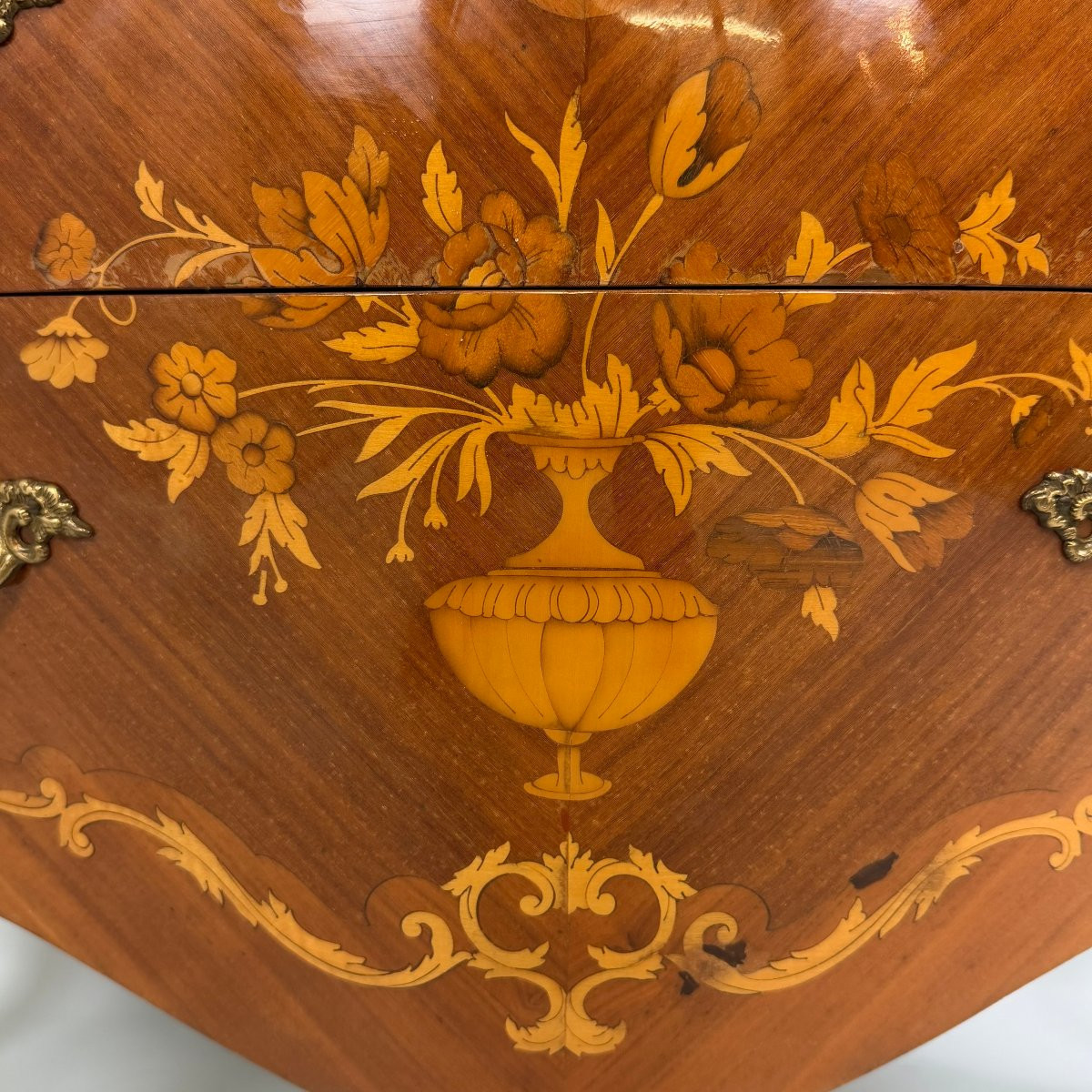 Commode de style Louis XV -photo-2
