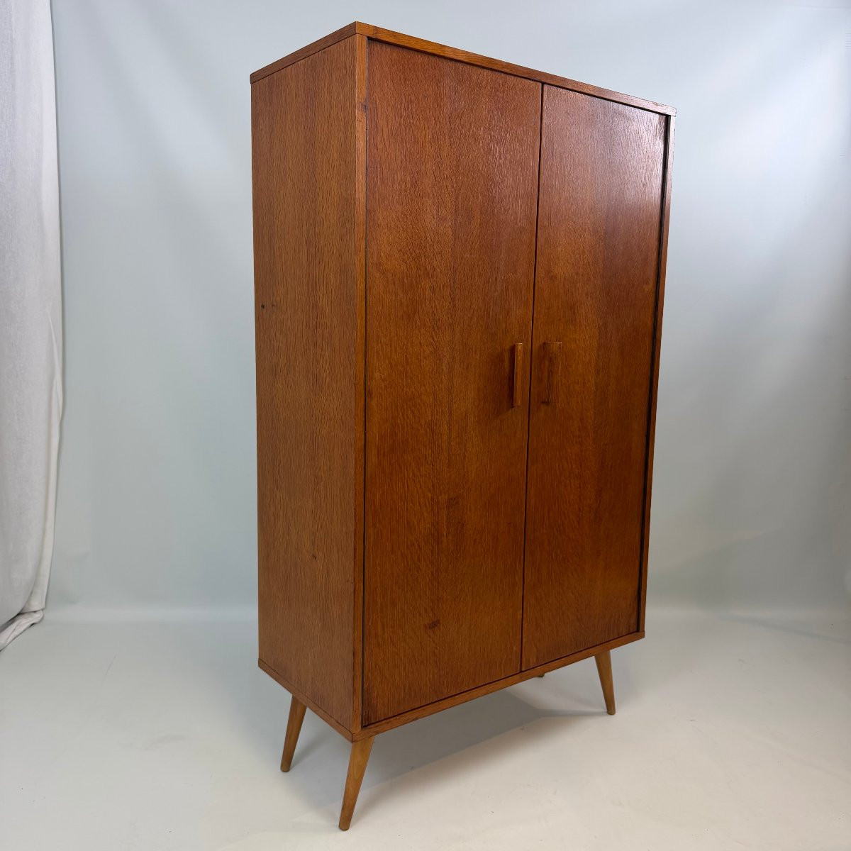 Armoire de style moderne du milieu du siècle-photo-3