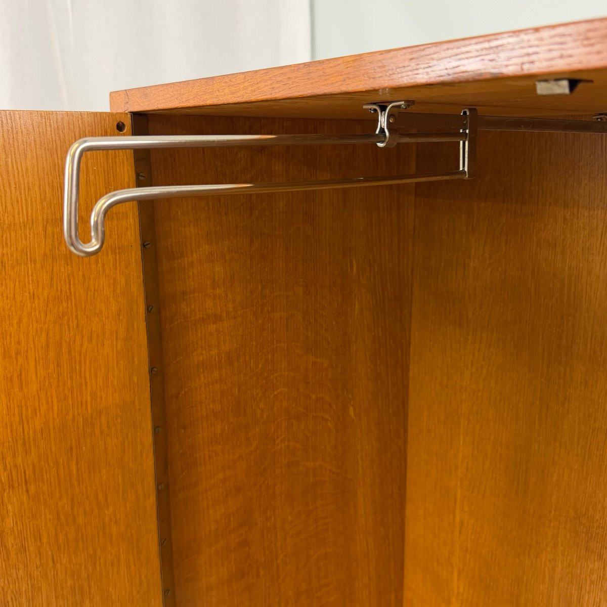 Armoire de style moderne du milieu du siècle-photo-4
