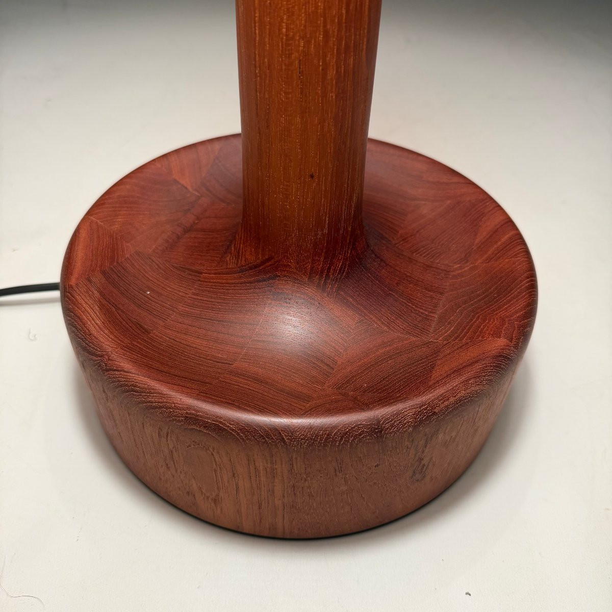 Lampe de table en teck par Domus -photo-3