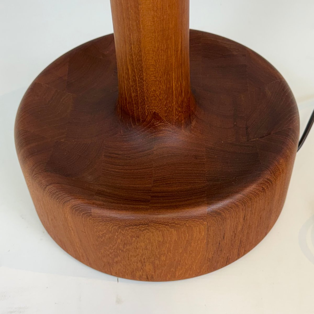 Lampe de table en teck par Domus -photo-5