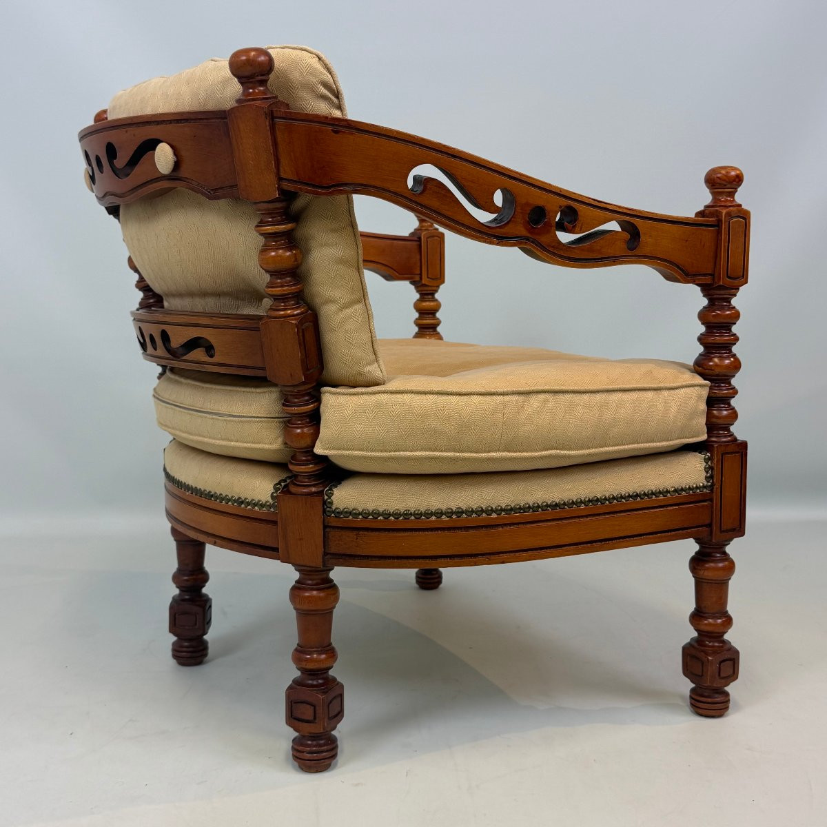 Galley Armchair By Giorgetti-photo-3