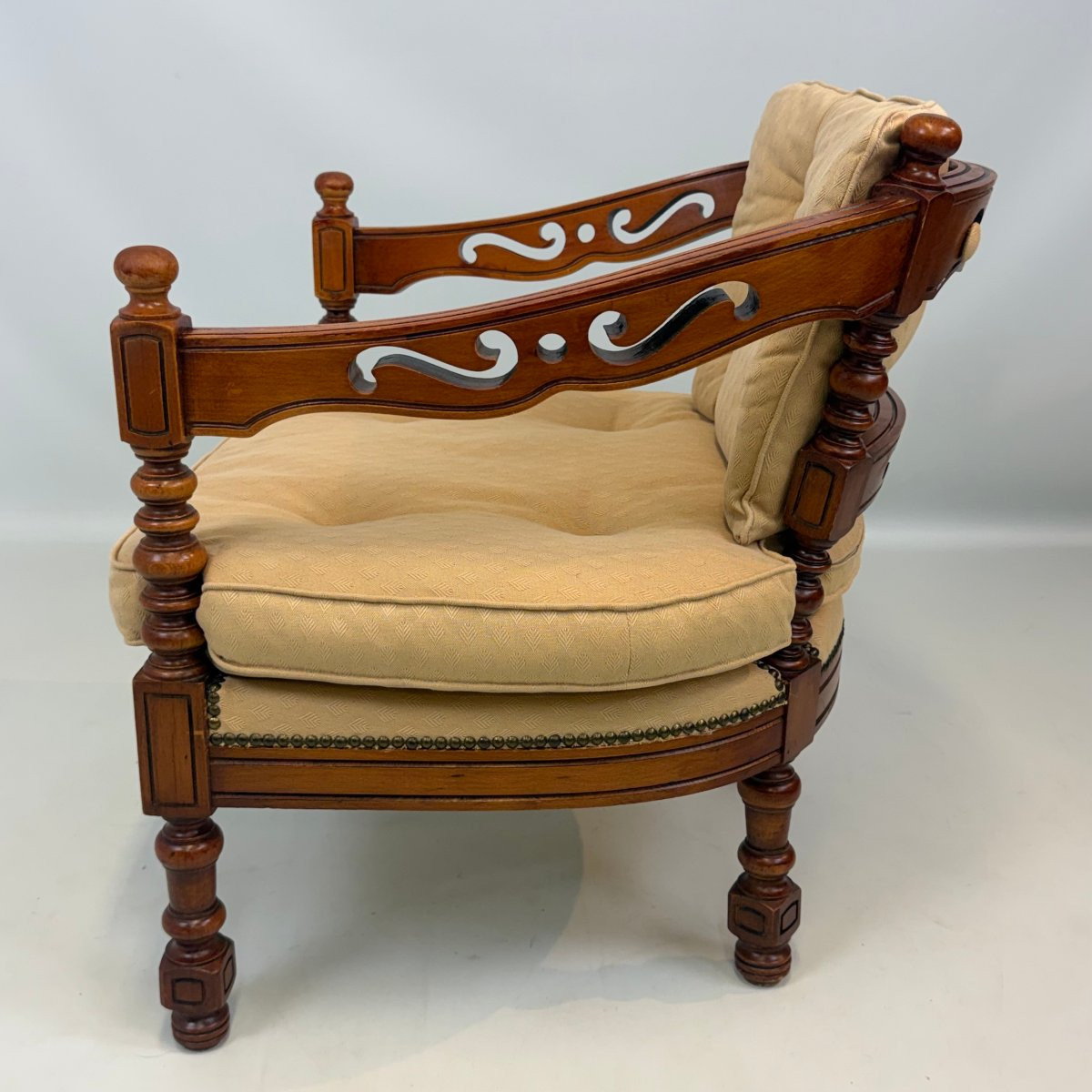 Galley Armchair By Giorgetti-photo-4