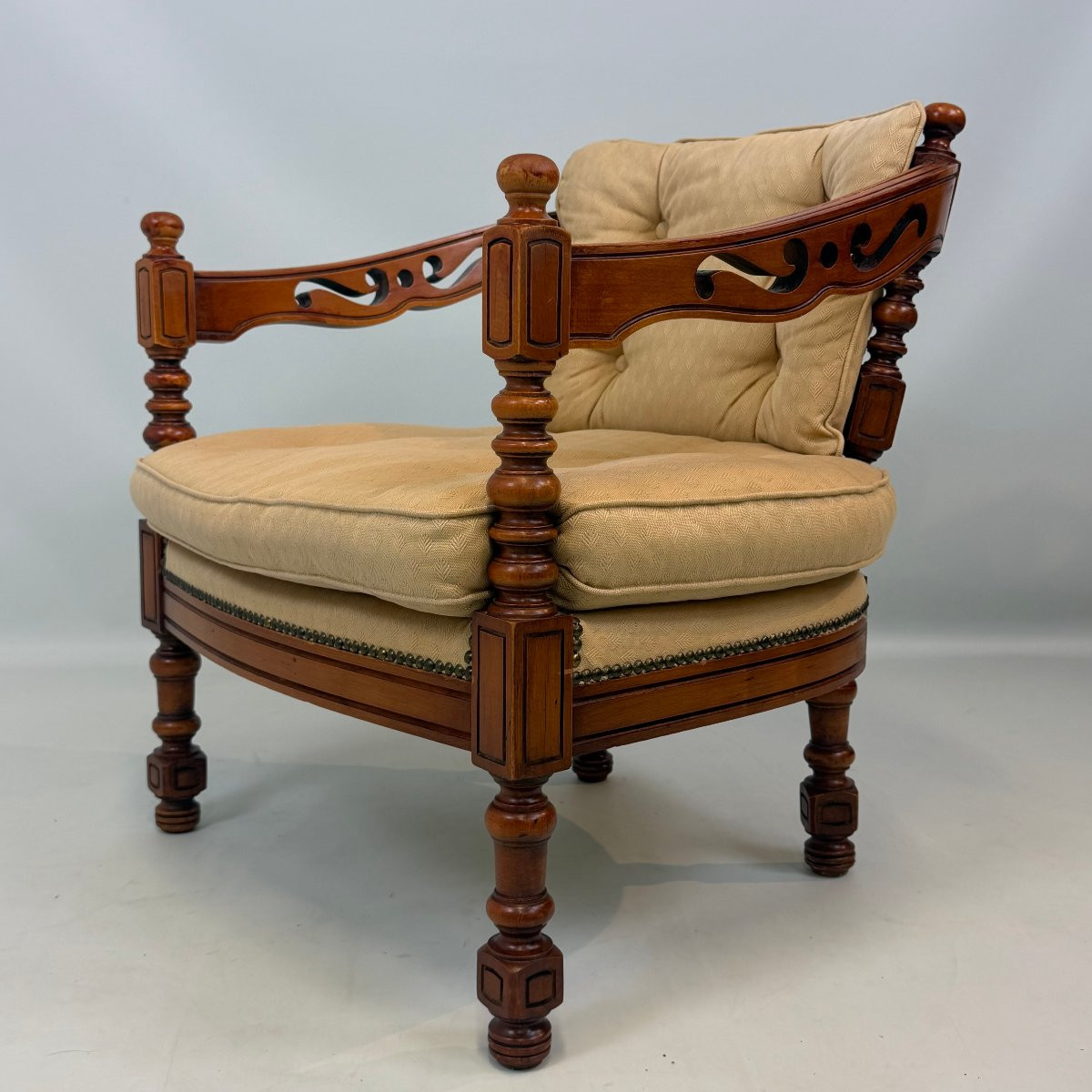 Galley Armchair By Giorgetti-photo-5