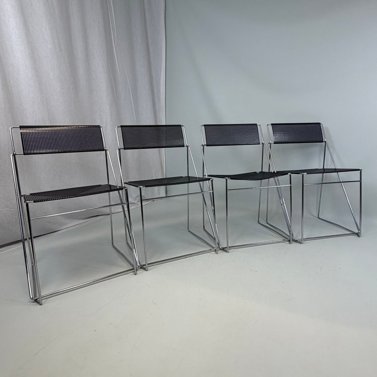 Chaises Nuova X-line de Niels Jorgen Haugesen pour Hybodan -photo-1