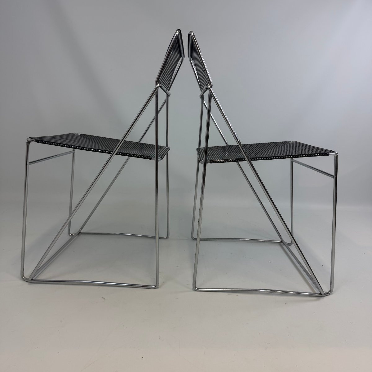 Chaises Nuova X-line de Niels Jorgen Haugesen pour Hybodan -photo-2