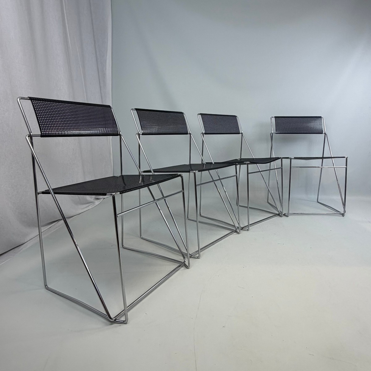 Chaises Nuova X-line de Niels Jorgen Haugesen pour Hybodan 