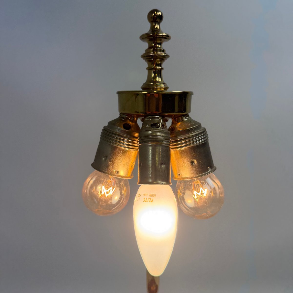 Lampe de table « Pharaoh » de Maison Deknudt -photo-3