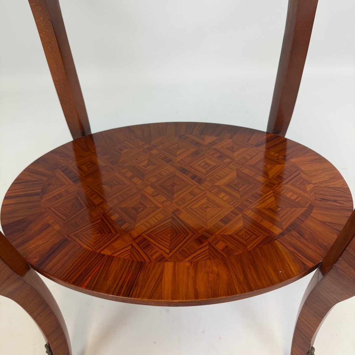 Table d'appoint avec médaillons en céramique de style Louis XV -photo-3