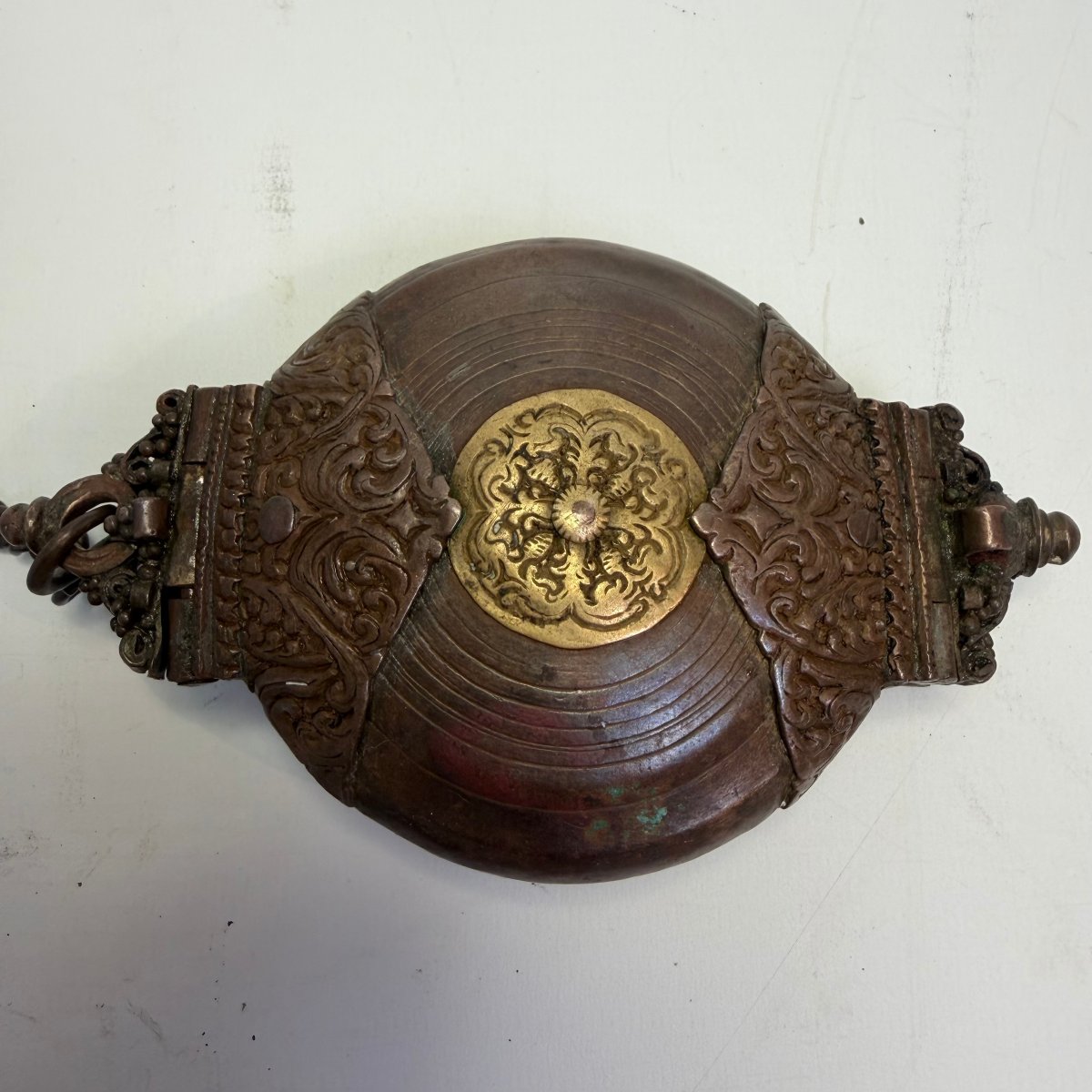 Antique Bronze "killotaya" Lime Container-photo-3