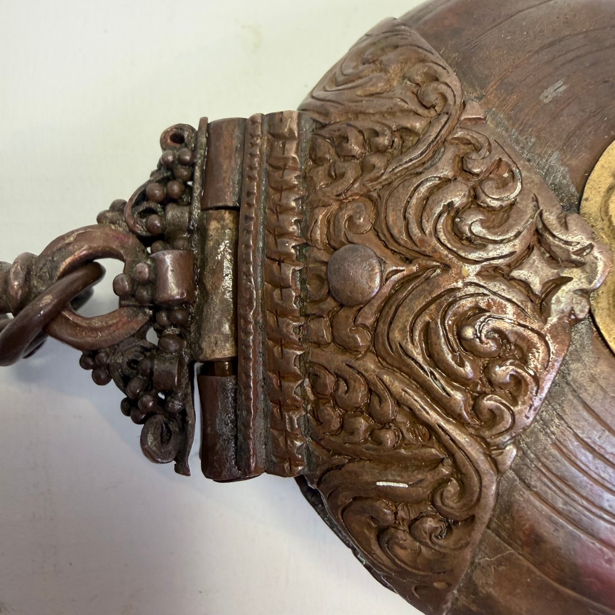 Antique Bronze "killotaya" Lime Container-photo-3