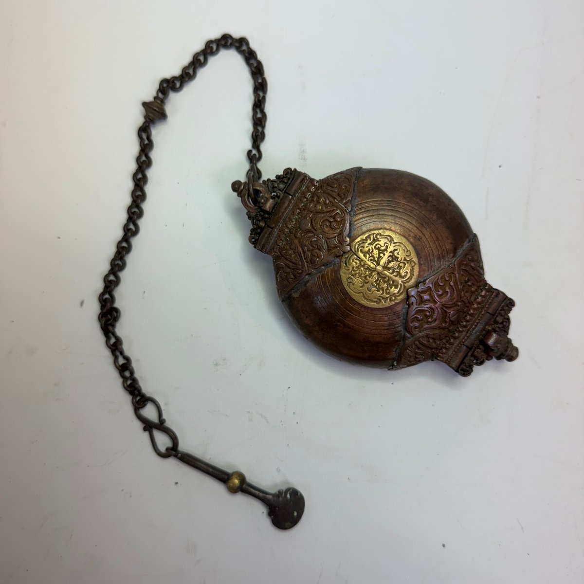 Antique Bronze "killotaya" Lime Container-photo-4