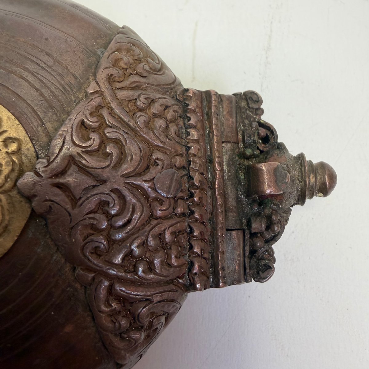 Antique Bronze "killotaya" Lime Container-photo-6