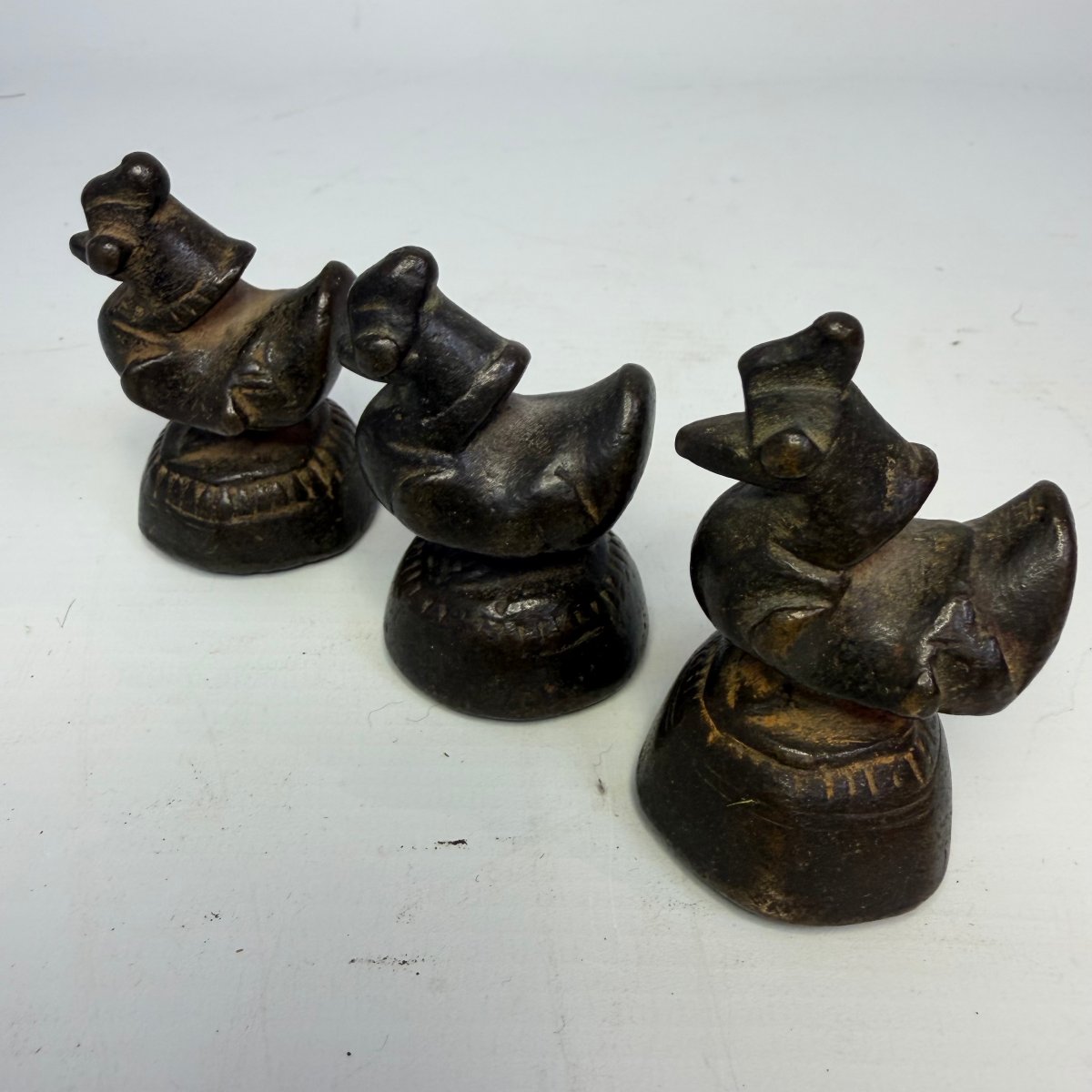 Ensemble de 11 poids à opium birmans en bronze du XIXe siècle-photo-3