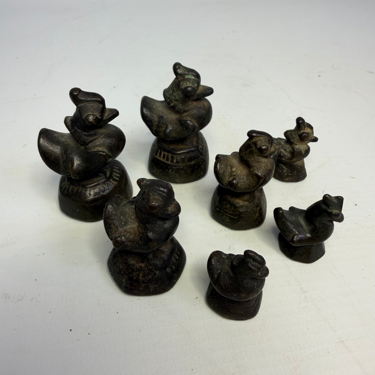 Ensemble de 11 poids à opium birmans en bronze du XIXe siècle-photo-4