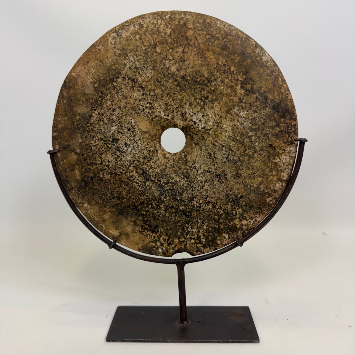 Disque chinois archaïque «bi » en jade
