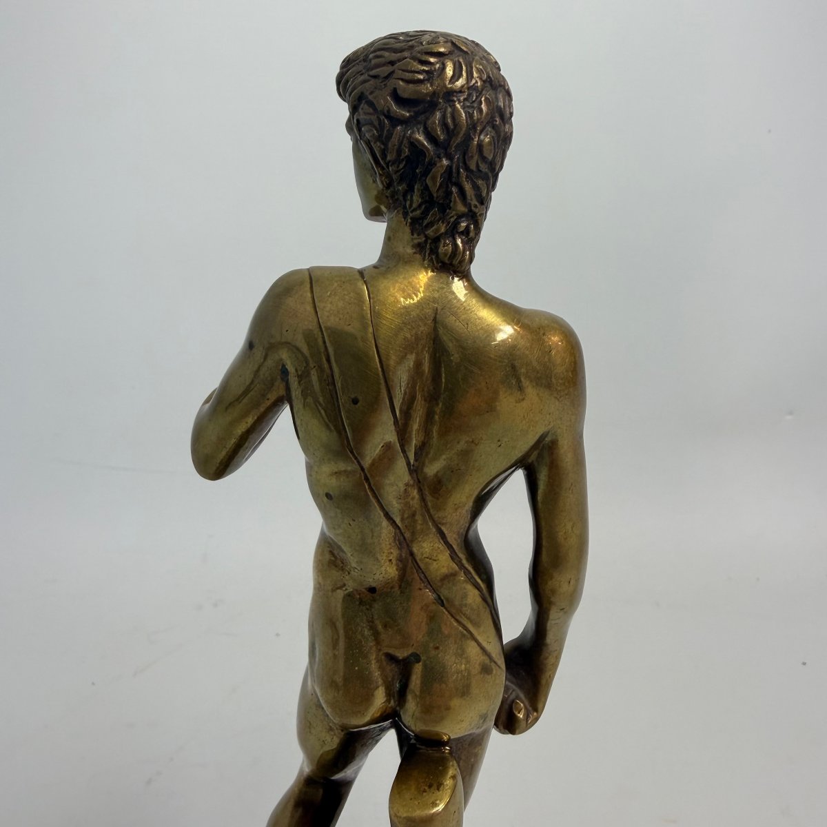 Statue de David en laiton sur socle de marbre  -photo-4