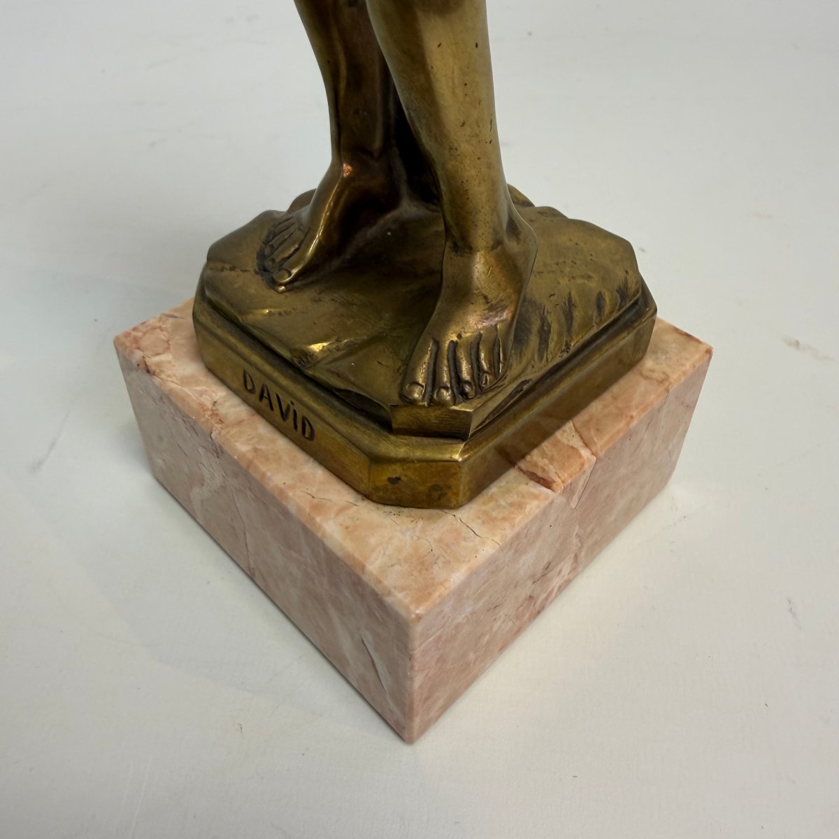 Statue de David en laiton sur socle de marbre  -photo-8