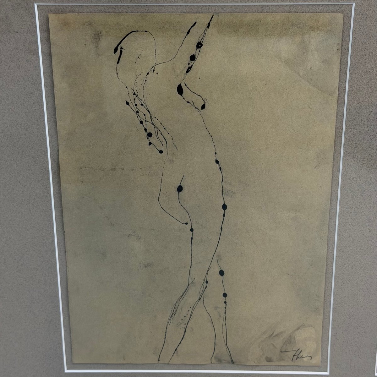Composition d'esquisses de silhouettes féminines sur papier-photo-1
