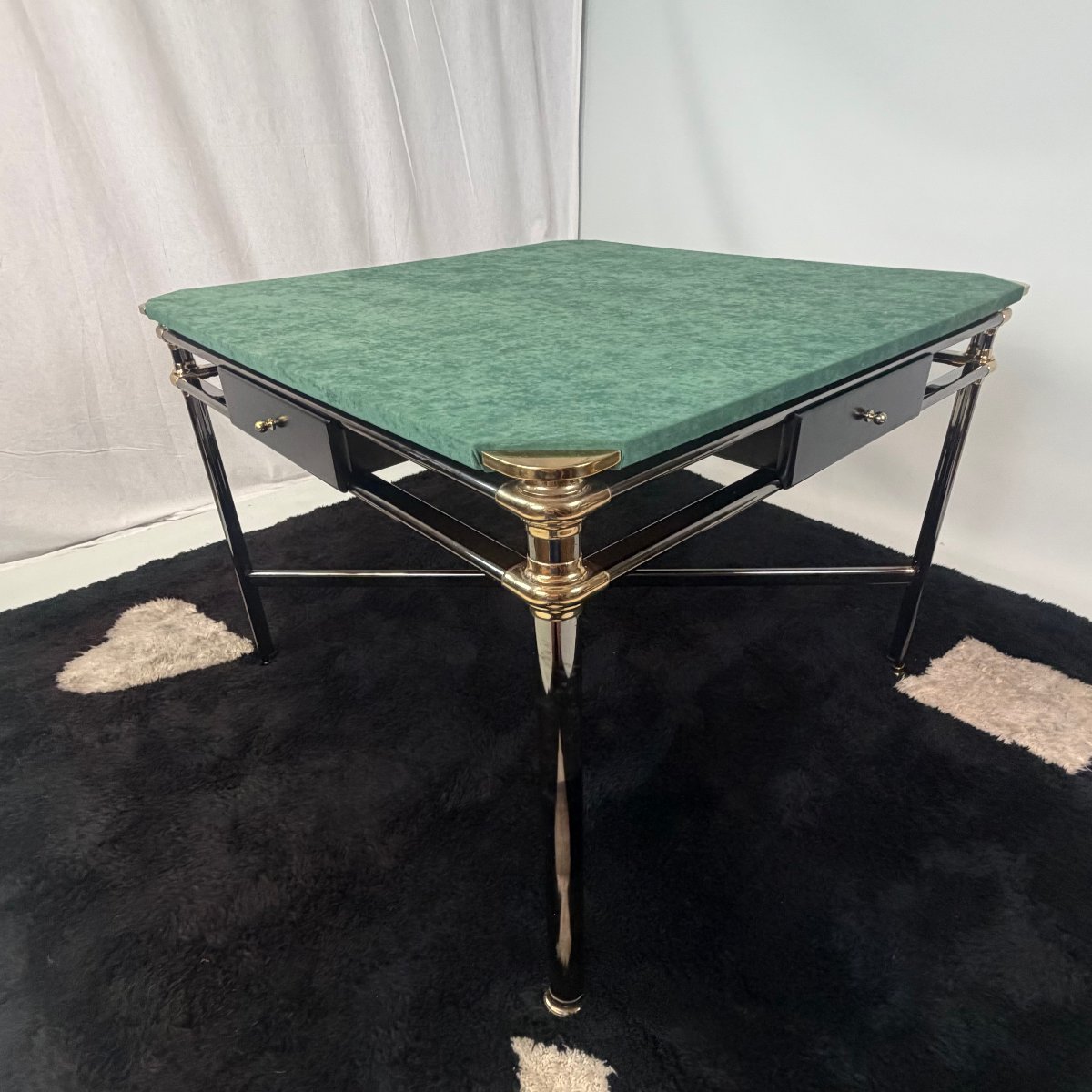 Table de jeu postmoderne, ensemble de chaises et tapis assorti de Mara design -photo-3