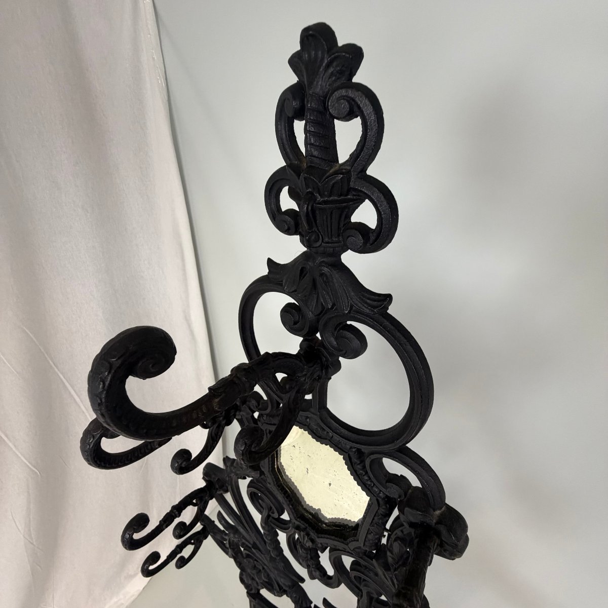 Porte-manteau en fonte de style rococo français -photo-1