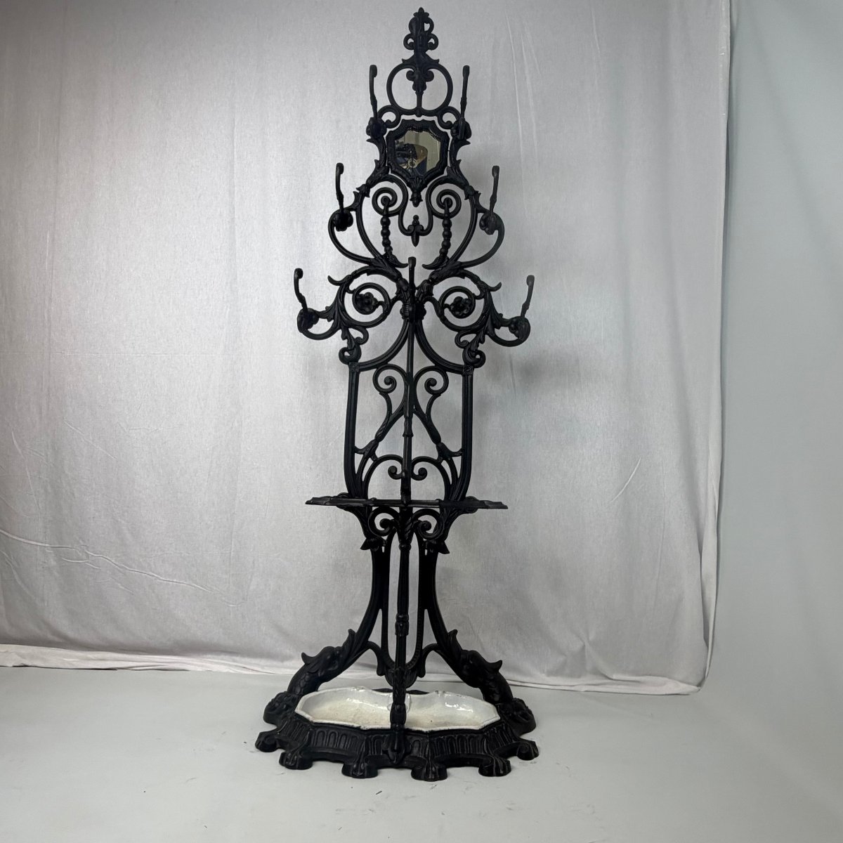Porte-manteau en fonte de style rococo français 
