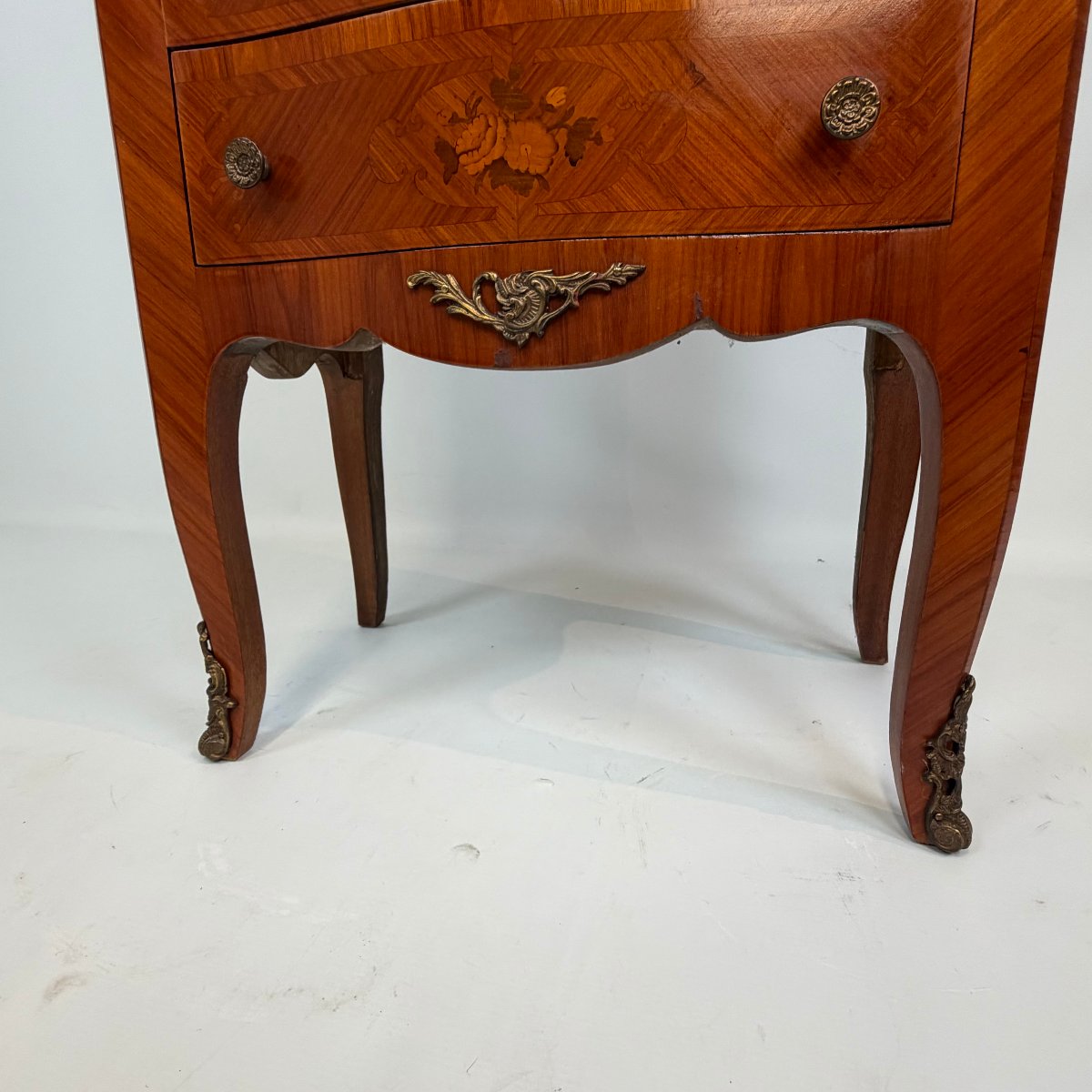 Louis XV-style Samainier With Floral Marquetry Motifs -photo-1
