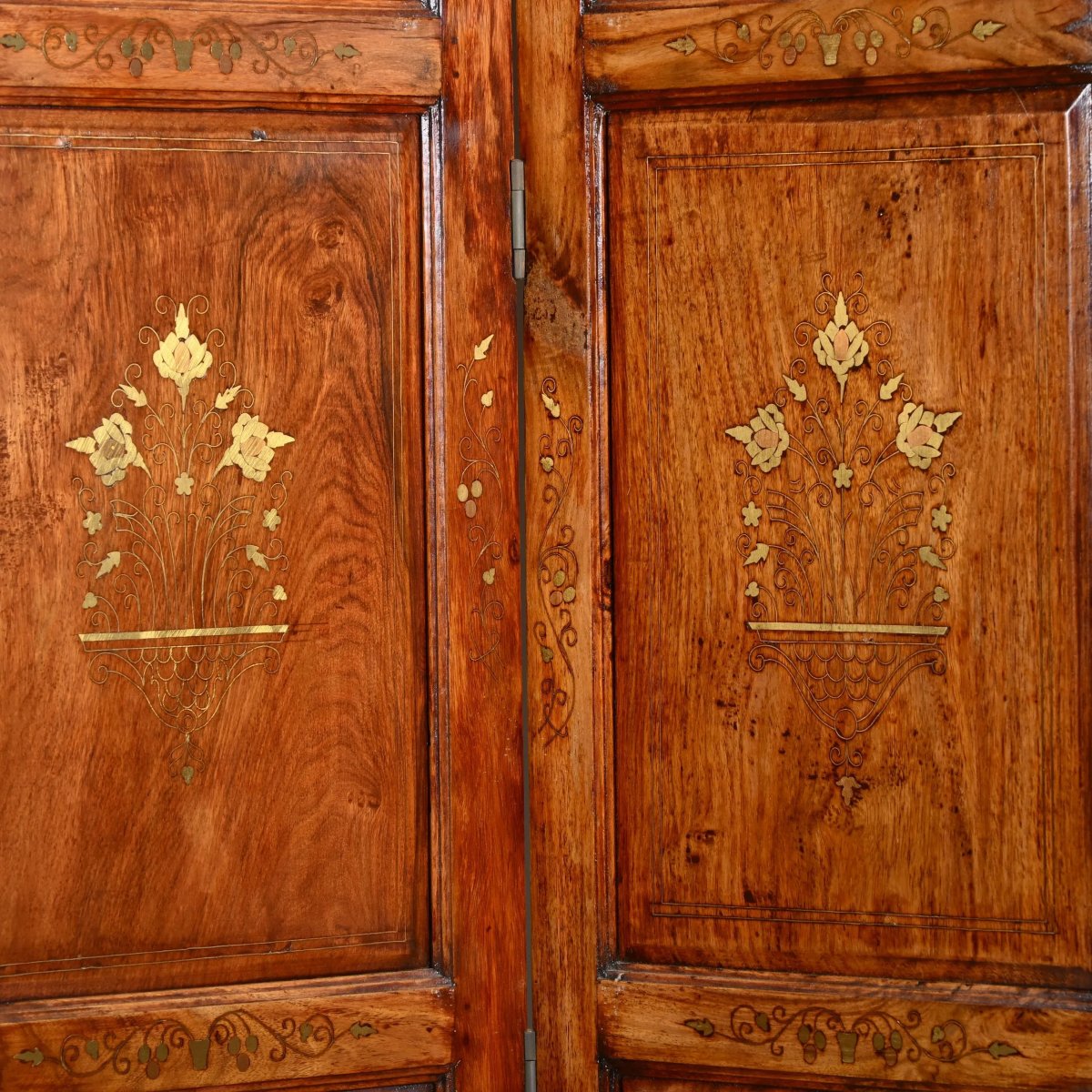 Indian Folding Screen Decorated With Inlaid Floral Motifs -photo-3