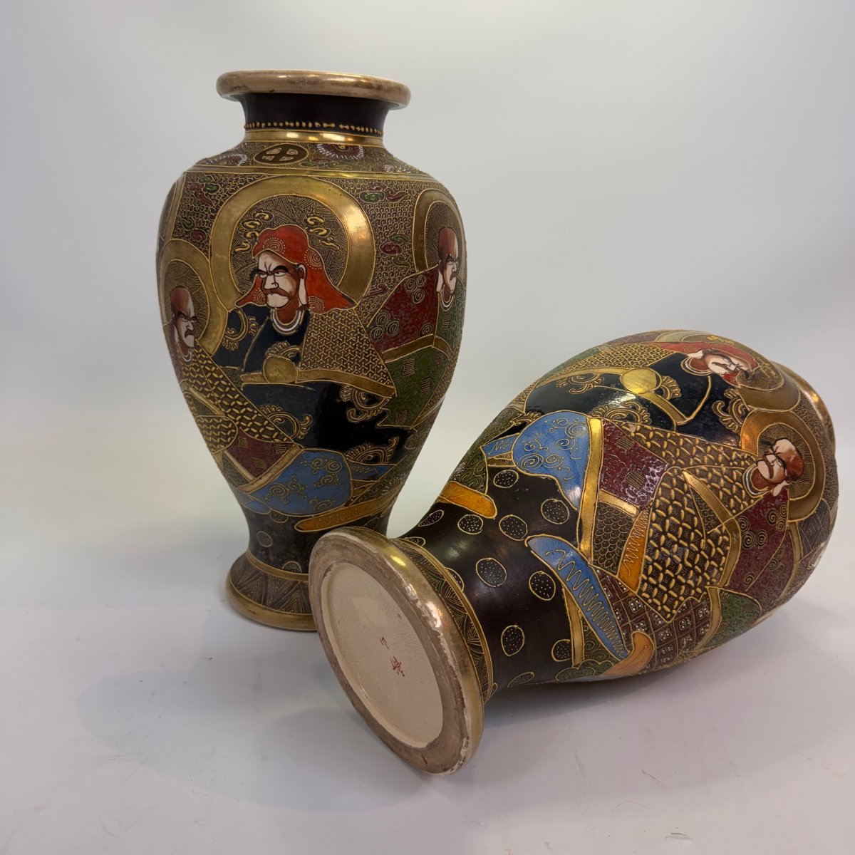 2 vases Satsuma ornés du motif « Mille visages » -photo-8