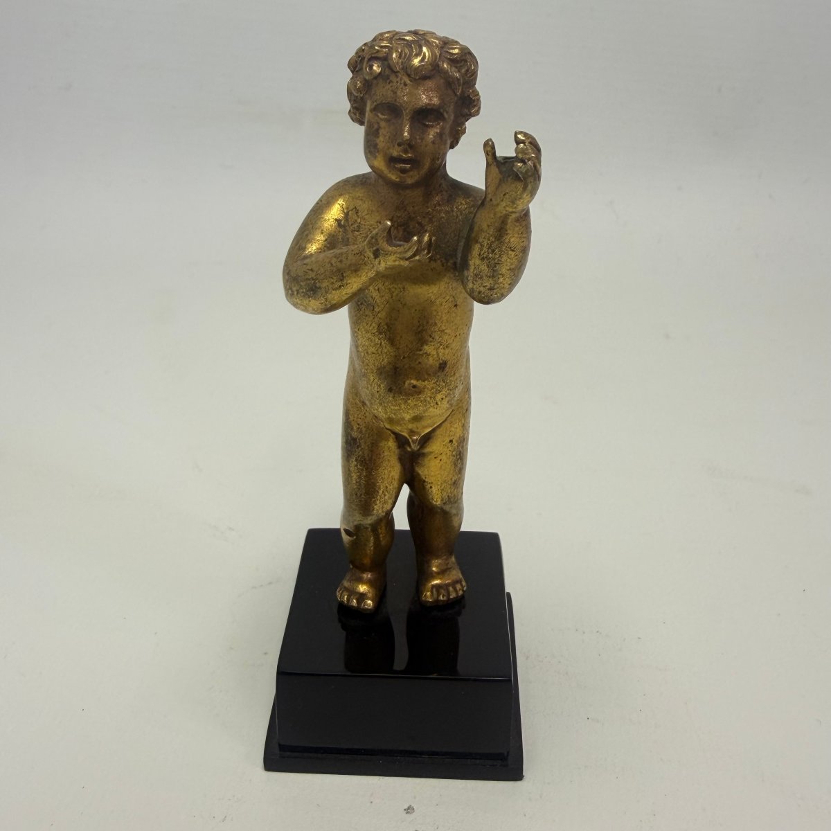 Putto en bronze doré 