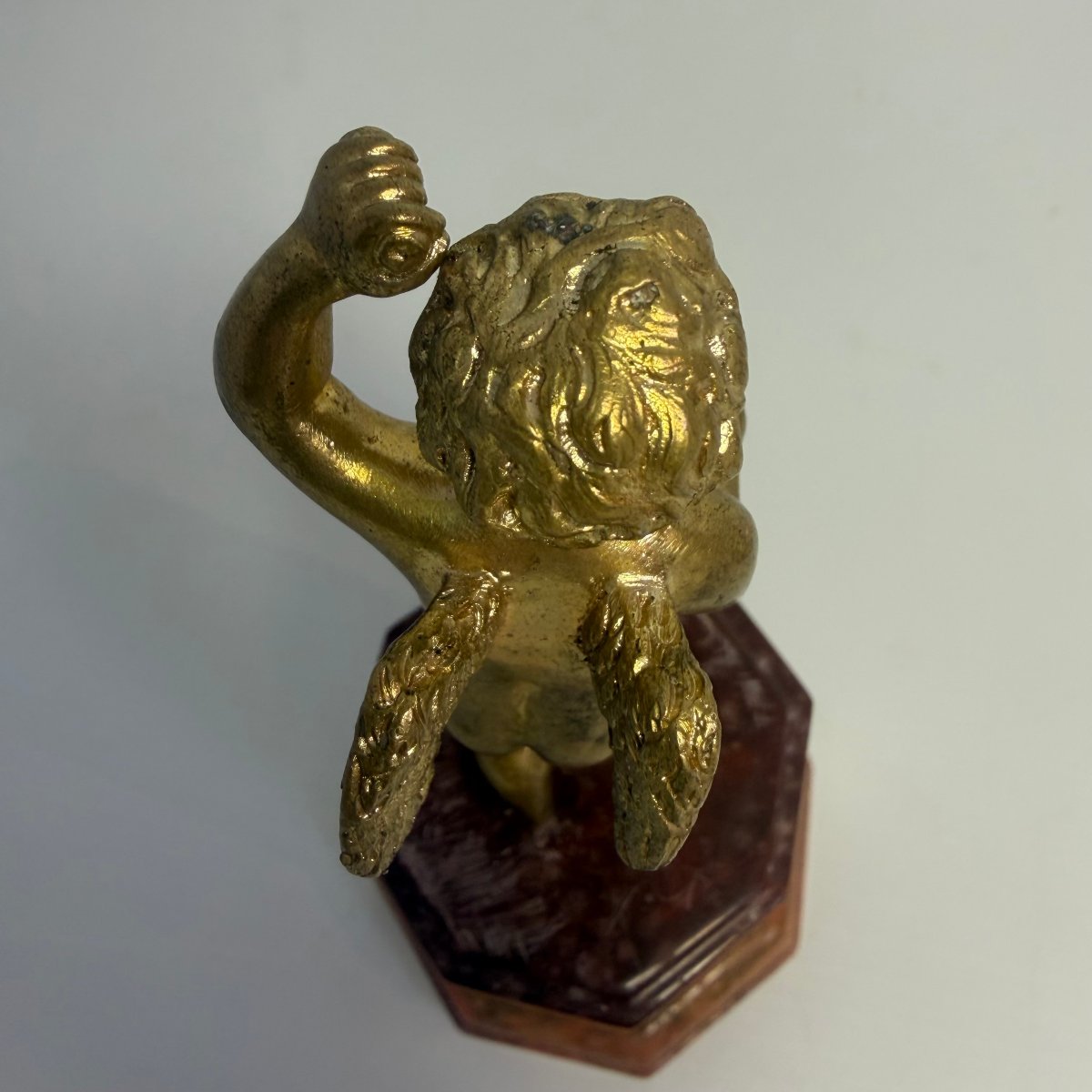 Ange en bronze doré sur socle de marbre -photo-4