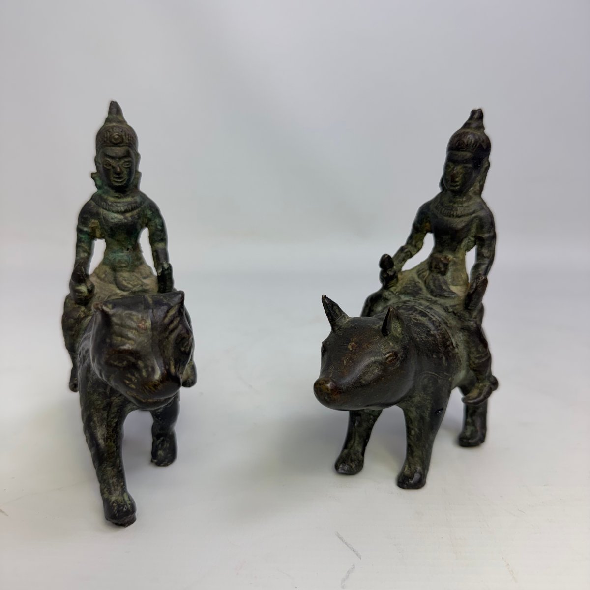 A Pair Of Patinated Bronze Bodhisattvas -photo-3