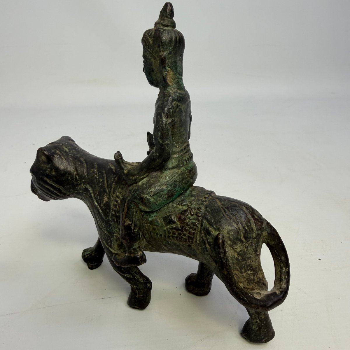 A Pair Of Patinated Bronze Bodhisattvas -photo-4