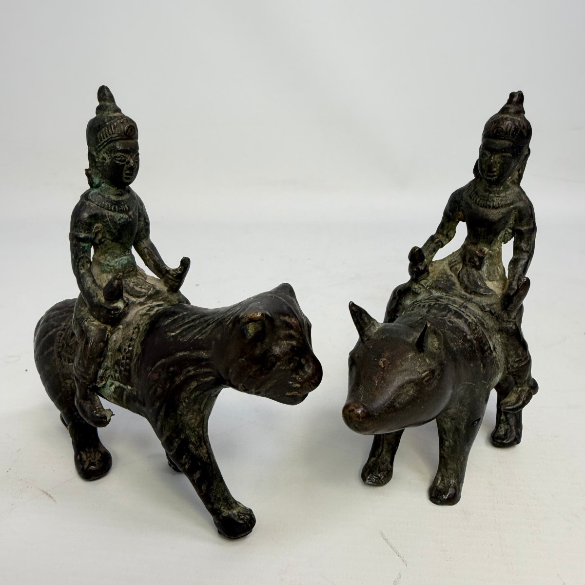 A Pair Of Patinated Bronze Bodhisattvas -photo-6