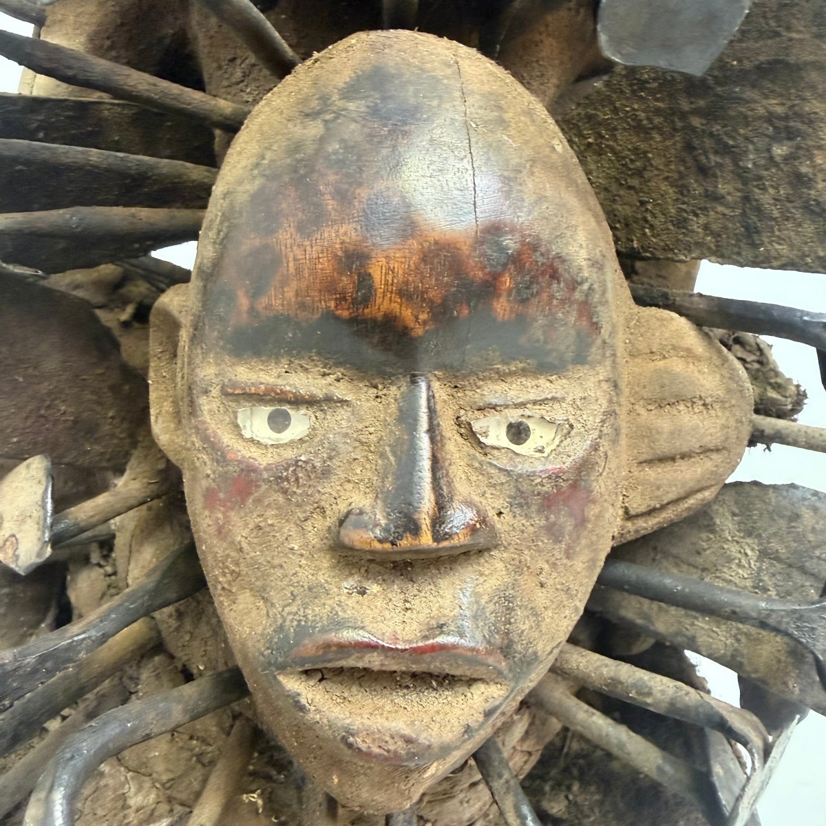 Large "nkisi Nkondi" Fetish Statue Of The Bakongo People, Adorned With Nails -photo-3