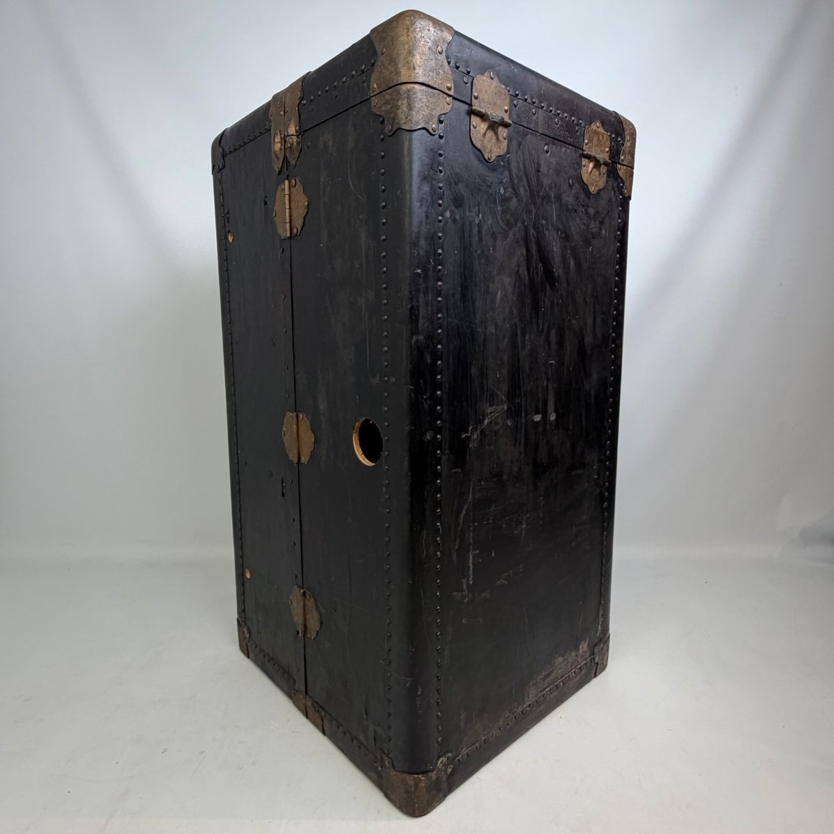 Large Antique Trunk For Clothes-photo-5