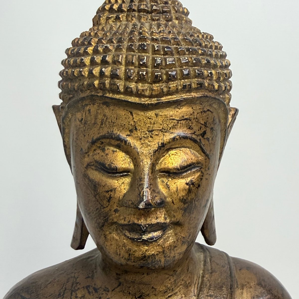 Statue thaïlandaise en bois représentant un Bouddha Lanna en méditation -photo-3