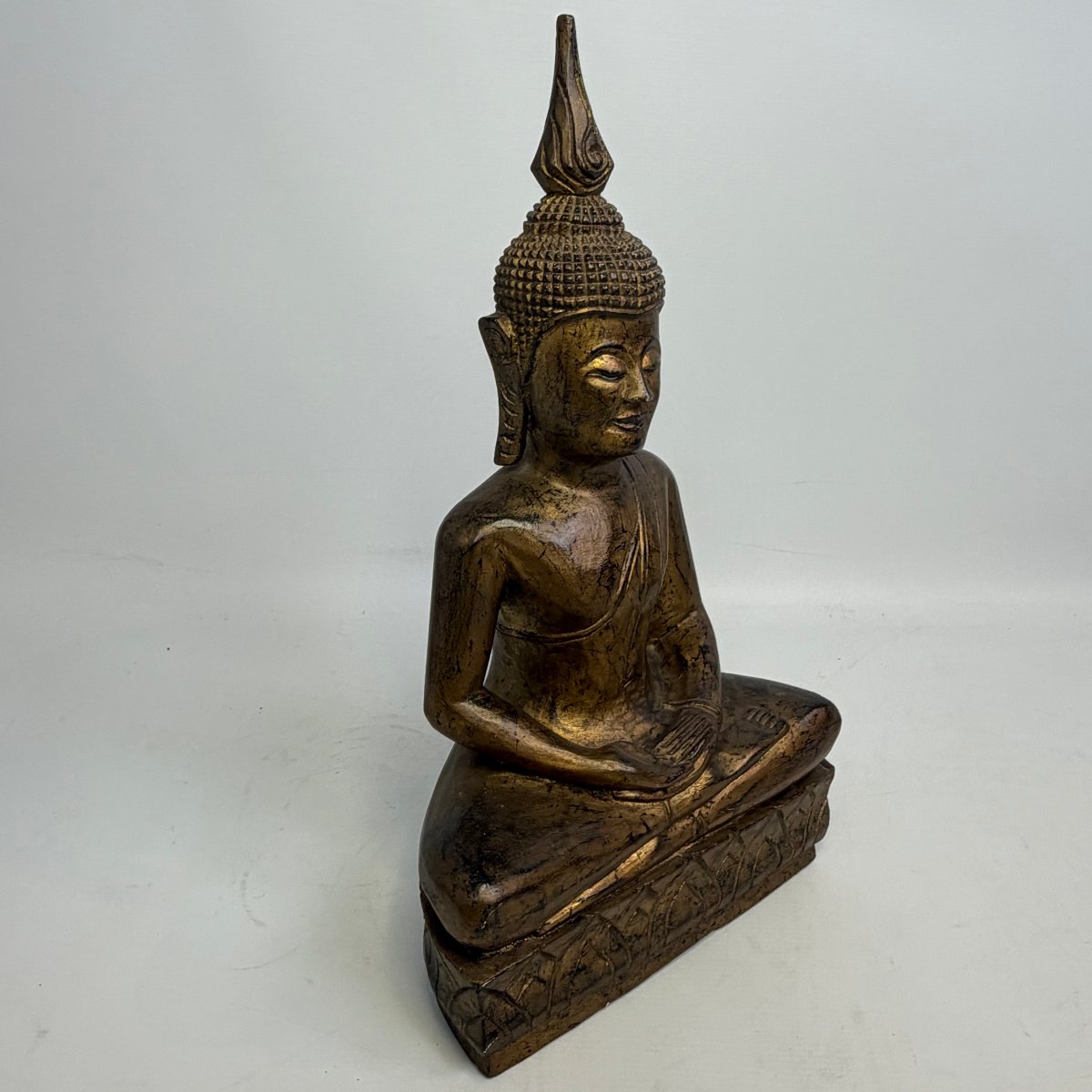 Statue thaïlandaise en bois représentant un Bouddha Lanna en méditation -photo-4