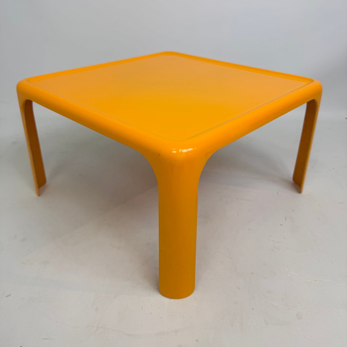 Paire de tables d'appoint d'inspiration « space age » -photo-2