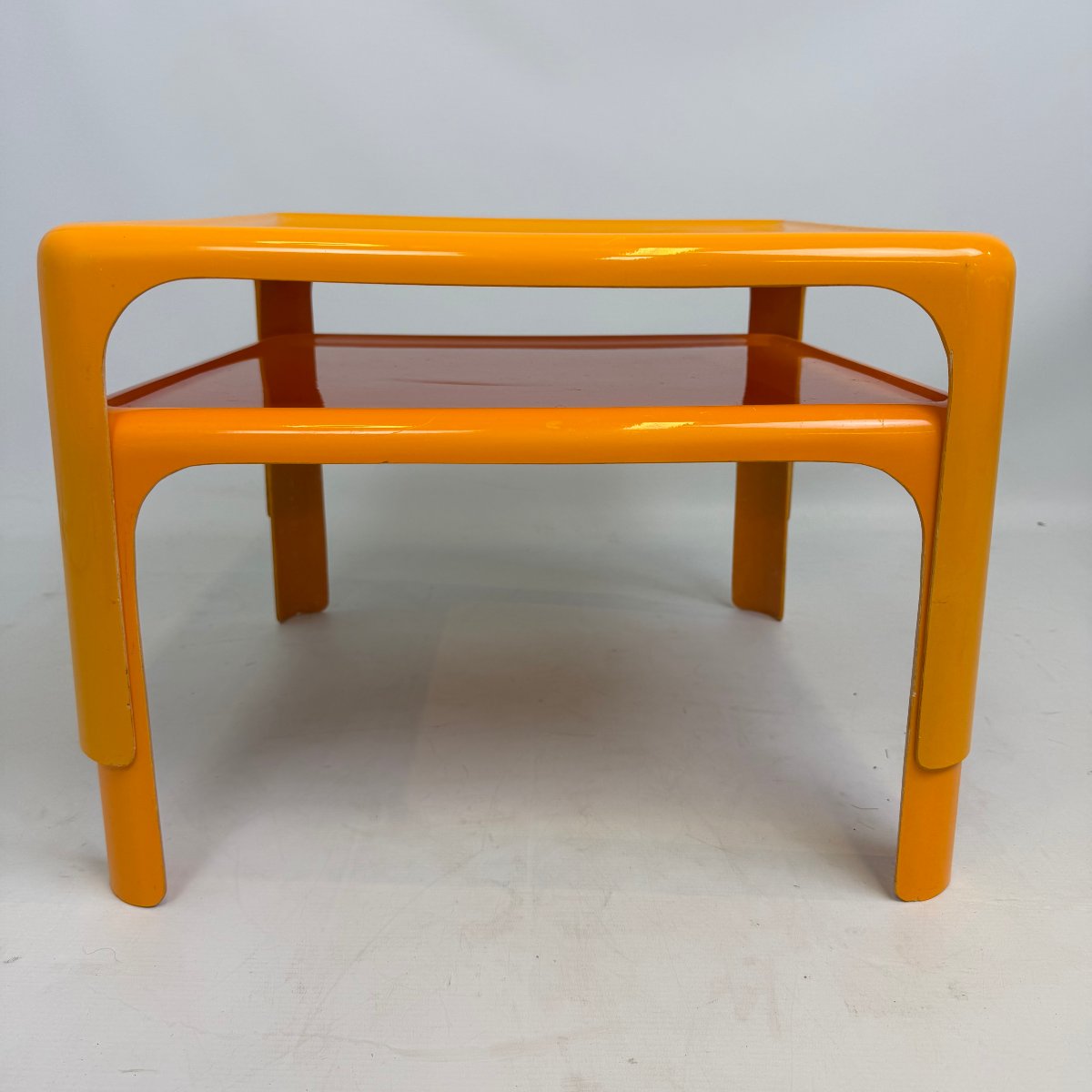 Paire de tables d'appoint d'inspiration « space age » -photo-3