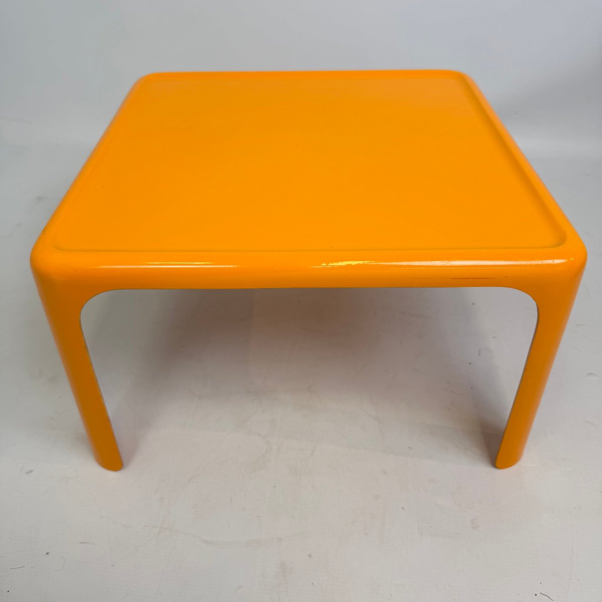 Paire de tables d'appoint d'inspiration « space age » -photo-7