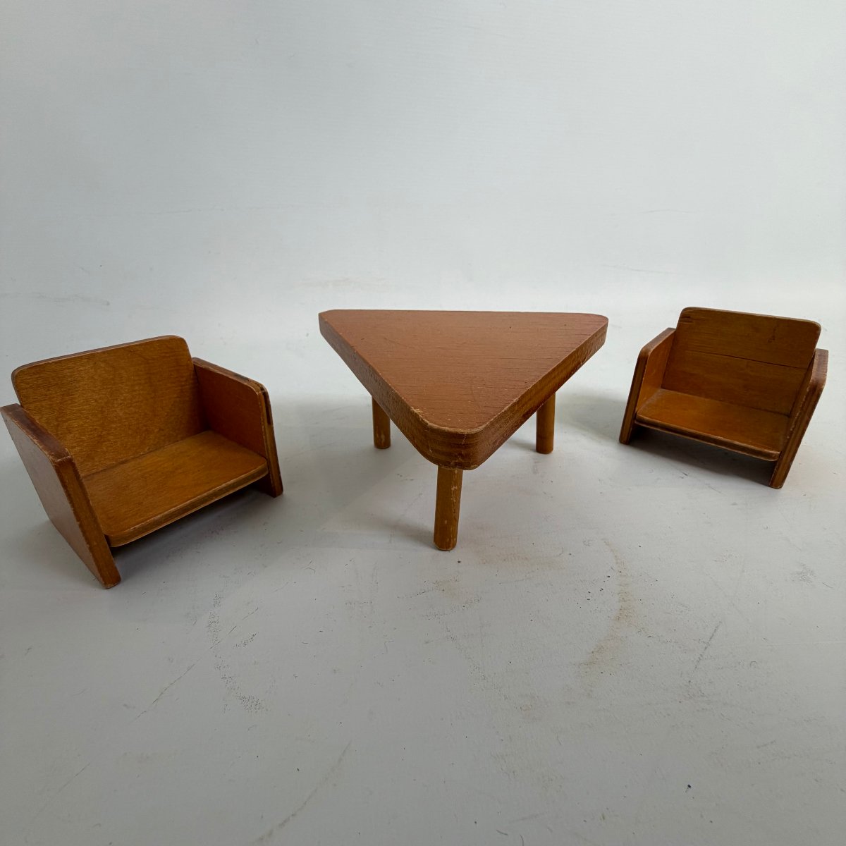 Ensemble de meubles miniatures de style « Mid-Century Modern » provenant de l'Union soviétique -photo-3