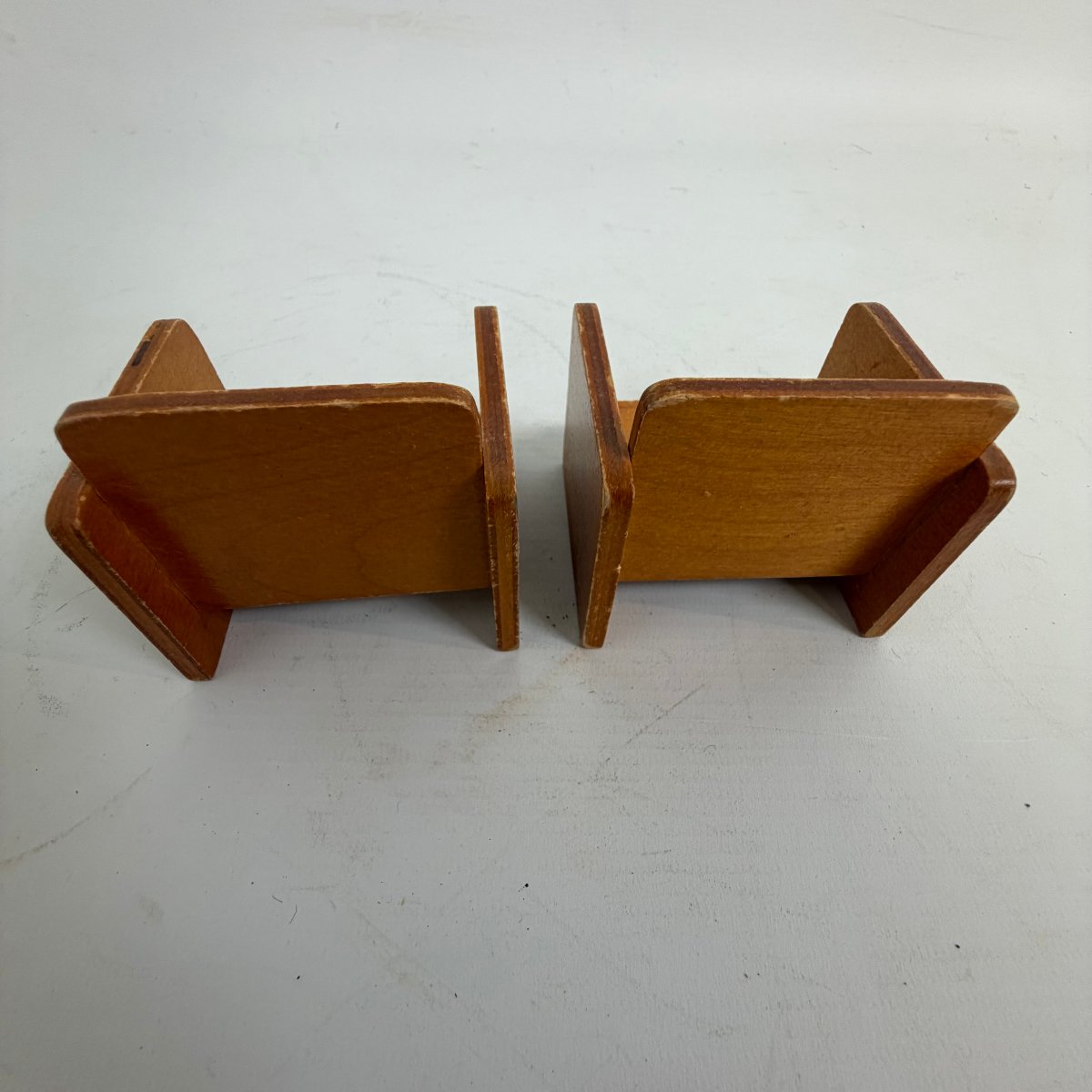 Ensemble de meubles miniatures de style « Mid-Century Modern » provenant de l'Union soviétique -photo-4