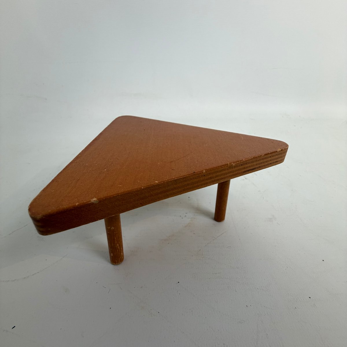 Ensemble de meubles miniatures de style « Mid-Century Modern » provenant de l'Union soviétique -photo-5