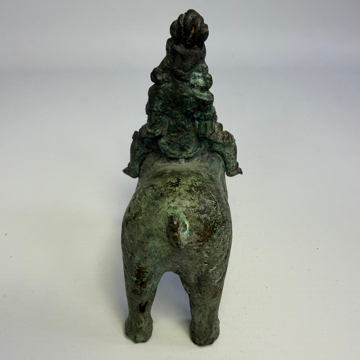 Sculpture antique en bronze représentant un homme sur un éléphant -photo-3